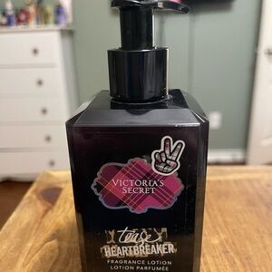 Victoria's Secret Tease Heartbreaker Fragrance Lotion - Black